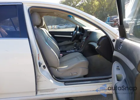 2009 Infiniti G37X из США, поврежденный, VIN JNKCV61F89M352199